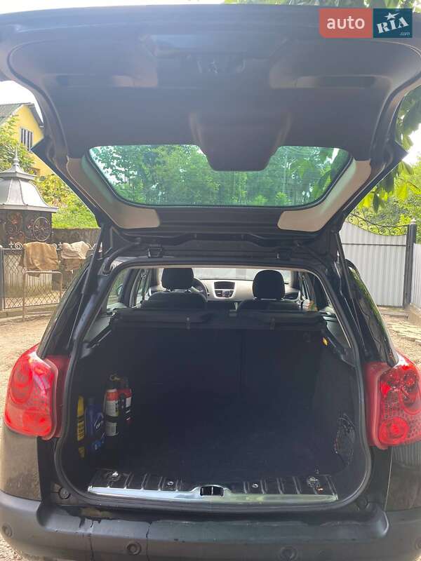 Універсал Peugeot 207 2009 в Товсте