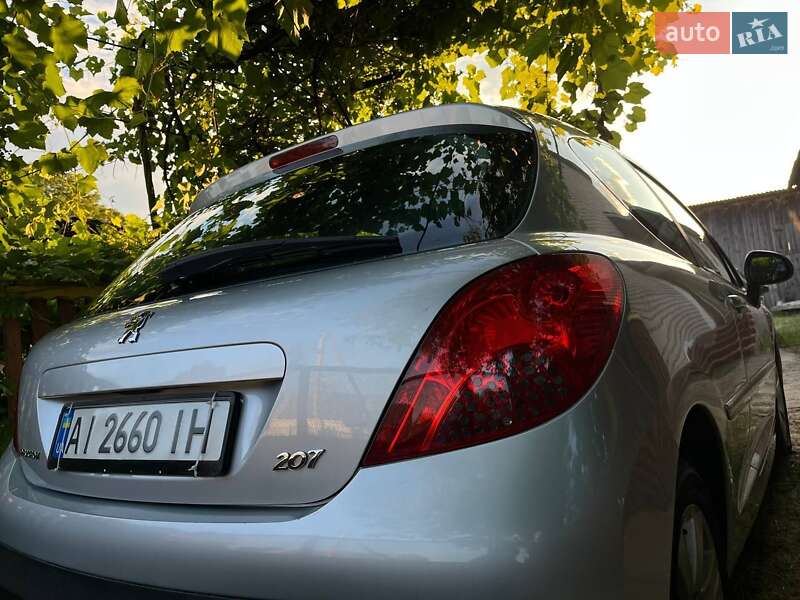 Хетчбек Peugeot 207 2007 в Бучі