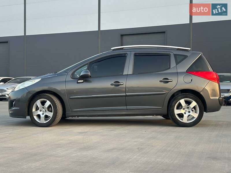 Универсал Peugeot 207 2010 в Львове