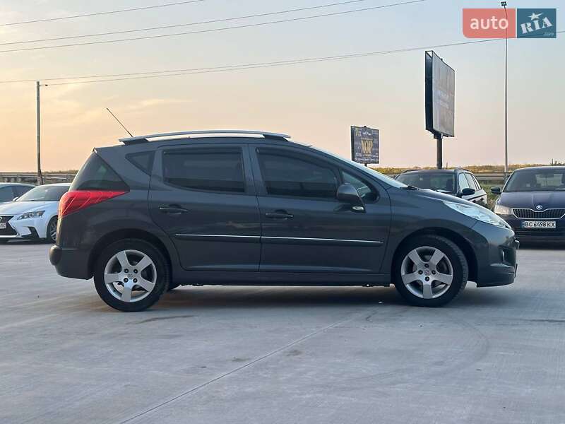 Универсал Peugeot 207 2010 в Львове