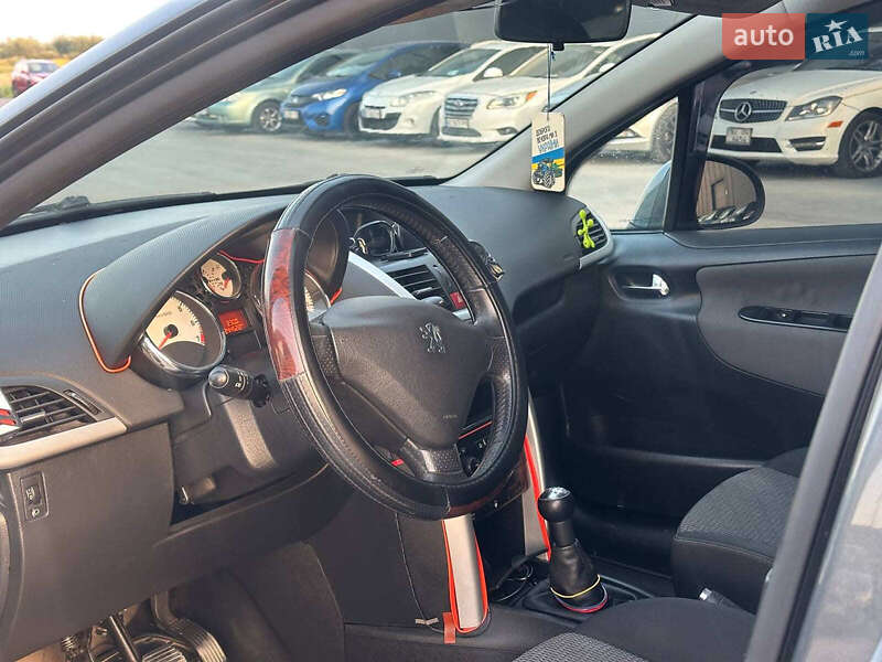 Универсал Peugeot 207 2010 в Львове