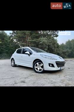 Хэтчбек Peugeot 207 2011 в Киеве