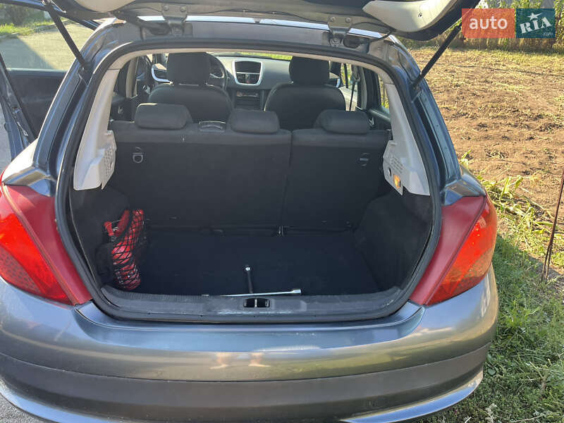 Хэтчбек Peugeot 207 2006 в Ирпене
