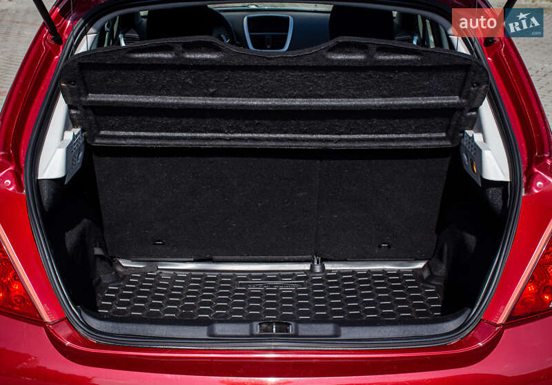 Хэтчбек Peugeot 207 2010 в Львове