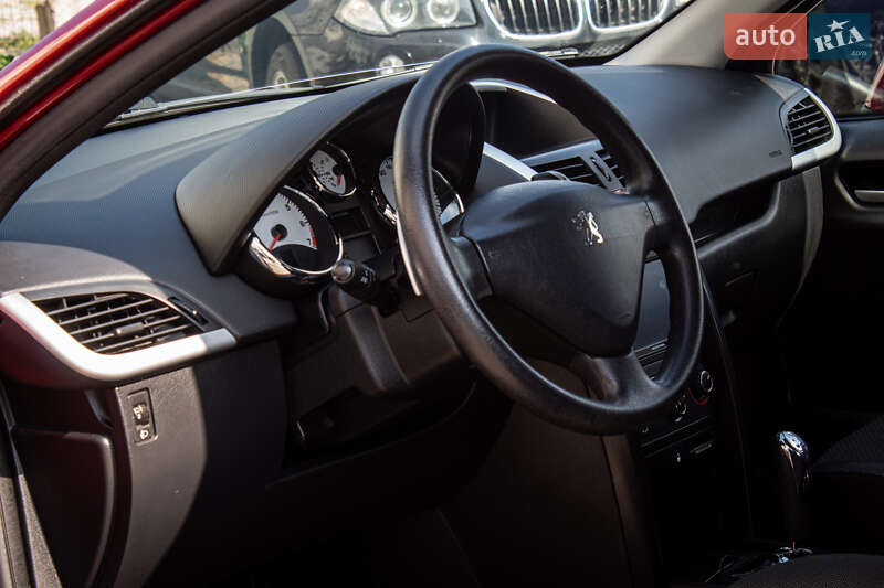 Хэтчбек Peugeot 207 2010 в Львове