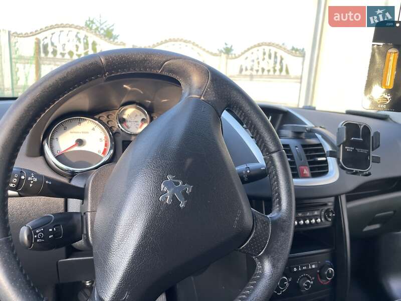 Хетчбек Peugeot 207 2010 в Львові фото 6 Хетчбек Peugeot 207 2010 в Львові