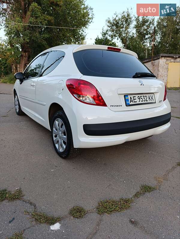 Хэтчбек Peugeot 207 2011 в Кривом Роге фото 7 Хэтчбек Peugeot 207 2011 в Кривом Роге