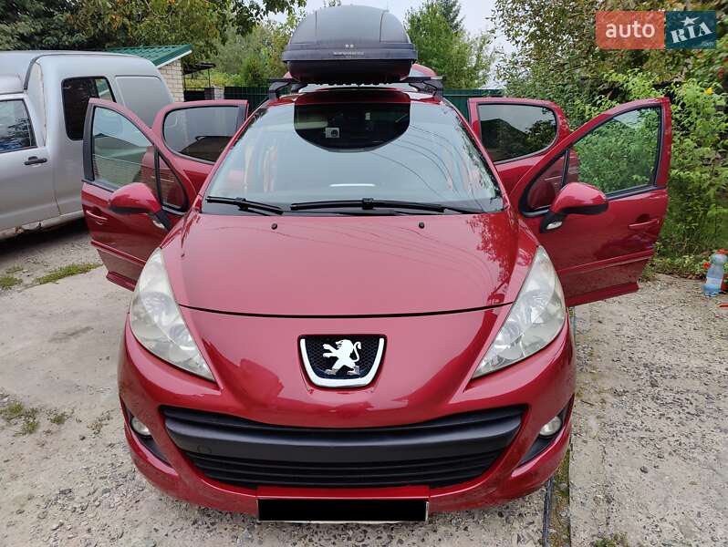 Хэтчбек Peugeot 207 2010 в Луцке