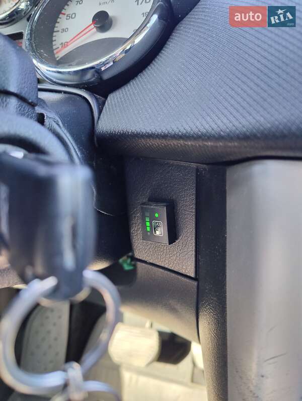 Хэтчбек Peugeot 207 2010 в Луцке