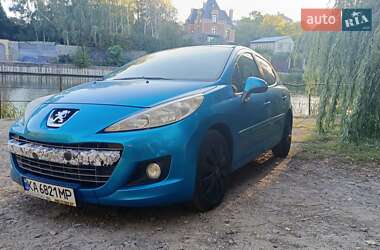 Хэтчбек Peugeot 207 2011 в Киеве