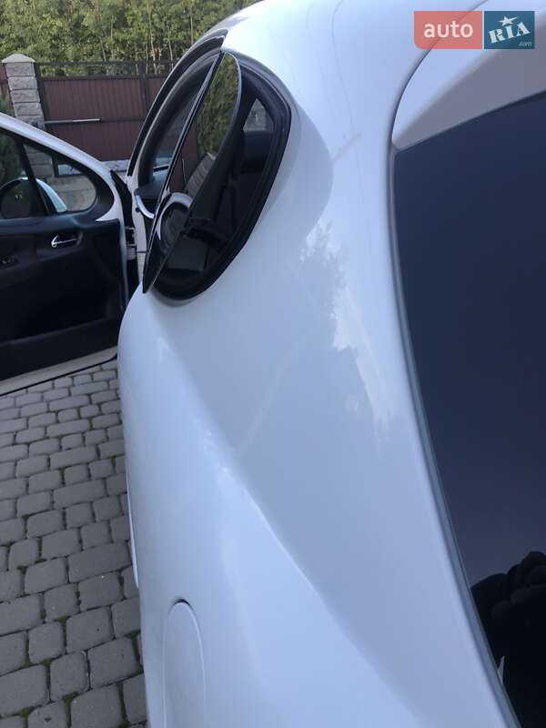 Хетчбек Peugeot 207 2007 в Стрию