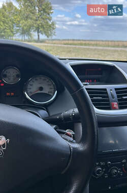 Хетчбек Peugeot 207 2011 в 