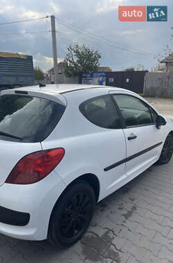 Хэтчбек Peugeot 207 2008 в 