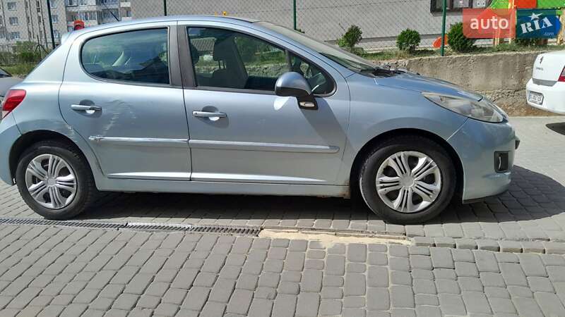 Хэтчбек Peugeot 207 2011 в Львове