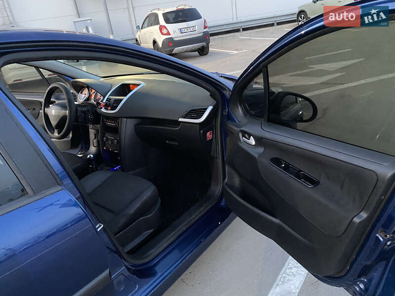 Хетчбек Peugeot 207 2009 в Києві