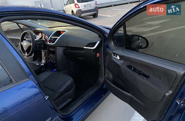 Хэтчбек Peugeot 207 2009 в 