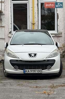 Хэтчбек Peugeot 207 2011 в 