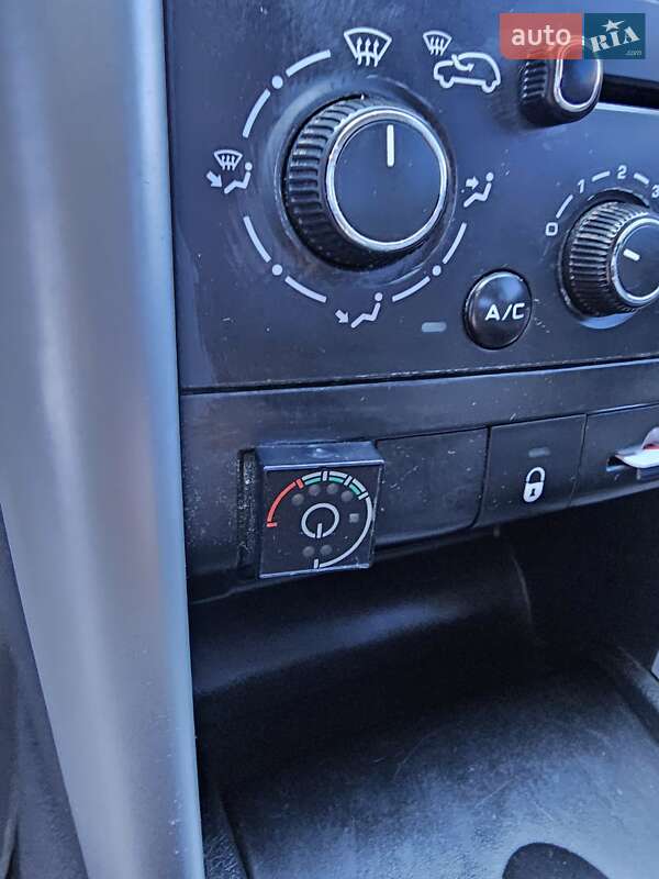 Хэтчбек Peugeot 207 2011 в Киеве