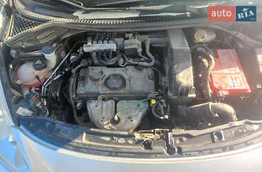 Хэтчбек Peugeot 207 2009 в 