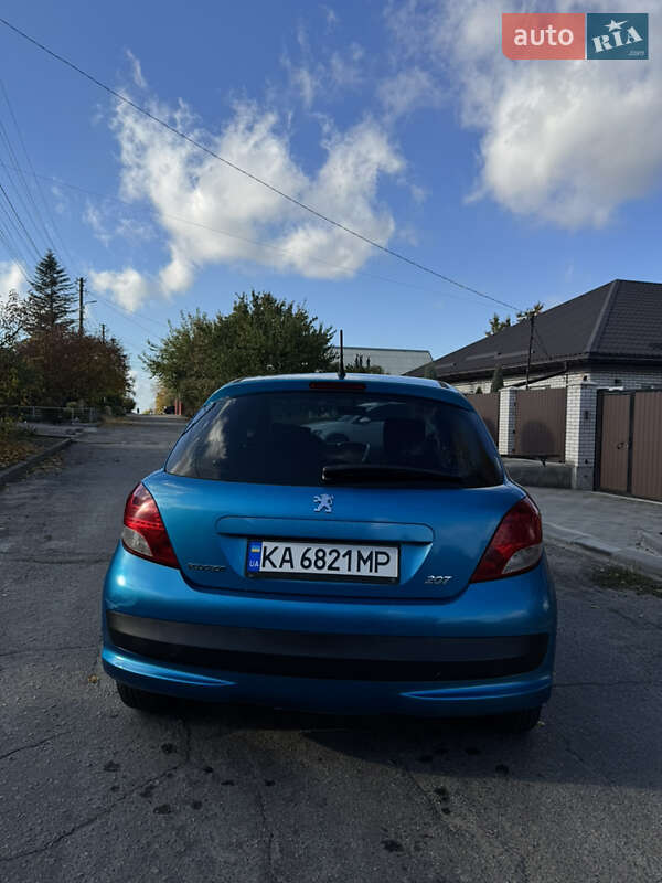 Хэтчбек Peugeot 207 2011 в Запорожье