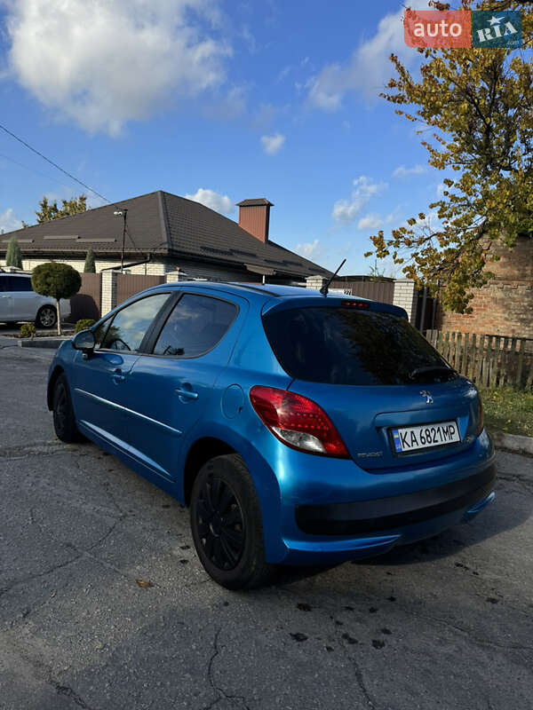 Хэтчбек Peugeot 207 2011 в Запорожье