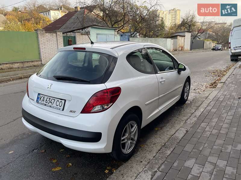 Хэтчбек Peugeot 207 2012 в Киеве фото 4 Хэтчбек Peugeot 207 2012 в Киеве