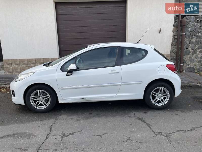 Хэтчбек Peugeot 207 2012 в Киеве фото 6 Хэтчбек Peugeot 207 2012 в Киеве