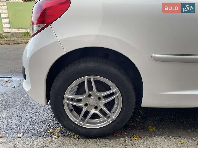 Хэтчбек Peugeot 207 2012 в Киеве фото 8 Хэтчбек Peugeot 207 2012 в Киеве