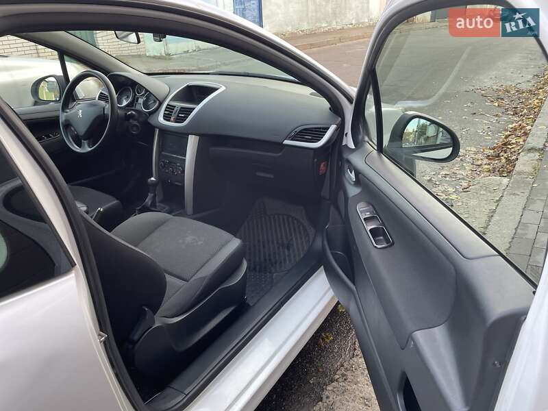 Хэтчбек Peugeot 207 2012 в Киеве фото 22 Хэтчбек Peugeot 207 2012 в Киеве