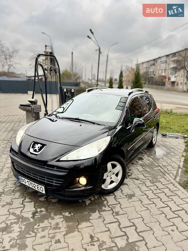 Peugeot 207 2011 Peugeot 207 2011