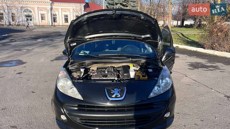 Хетчбек Peugeot 207 2009 в Волочиську