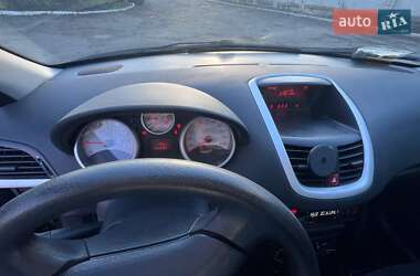 Хетчбек Peugeot 207 2009 в Волочиську