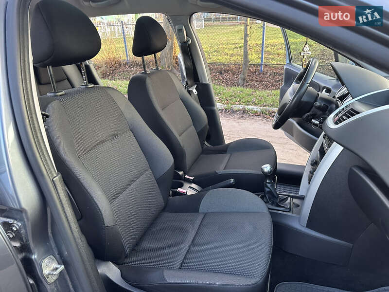 Універсал Peugeot 207 2011 в Житомирі