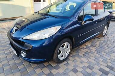 Хэтчбек Peugeot 207 2008 в Самборе