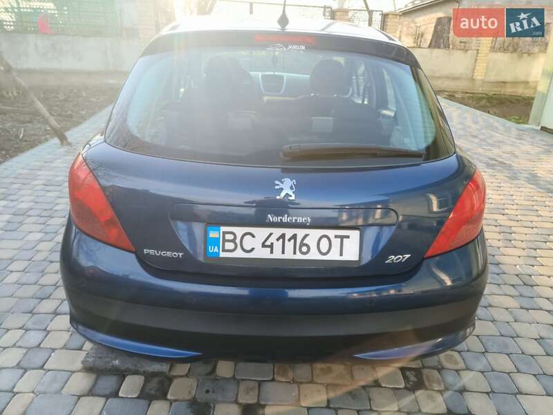 Хэтчбек Peugeot 207 2008 в Самборе