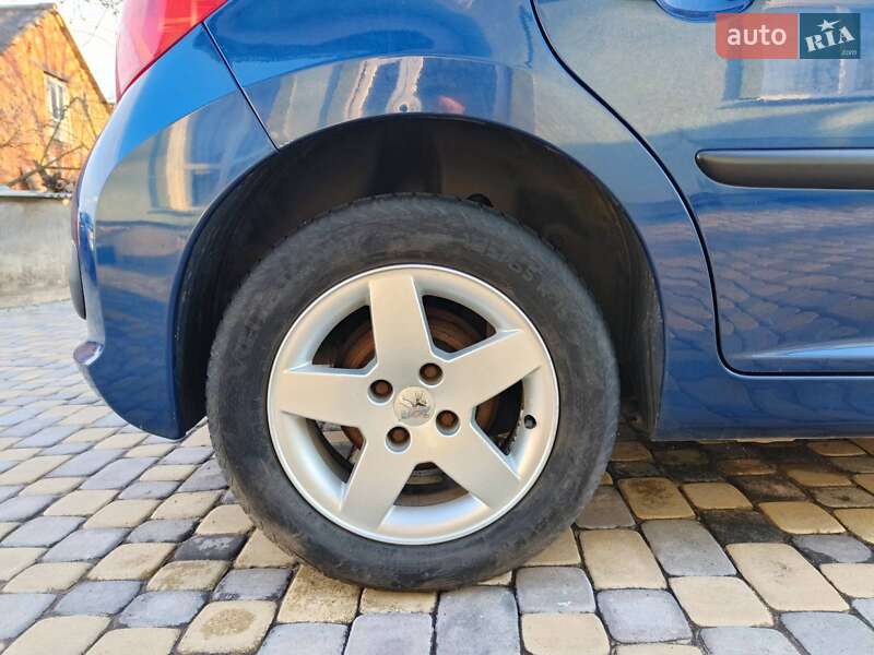 Хэтчбек Peugeot 207 2008 в Самборе