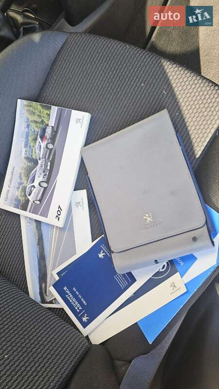 Хэтчбек Peugeot 207 2010 в Стрые