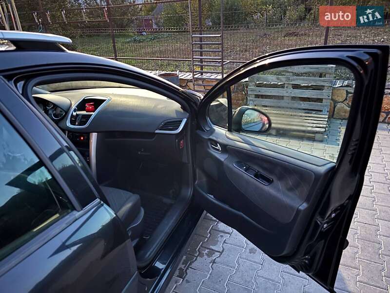 Хэтчбек Peugeot 207 2008 в Могилев-Подольске