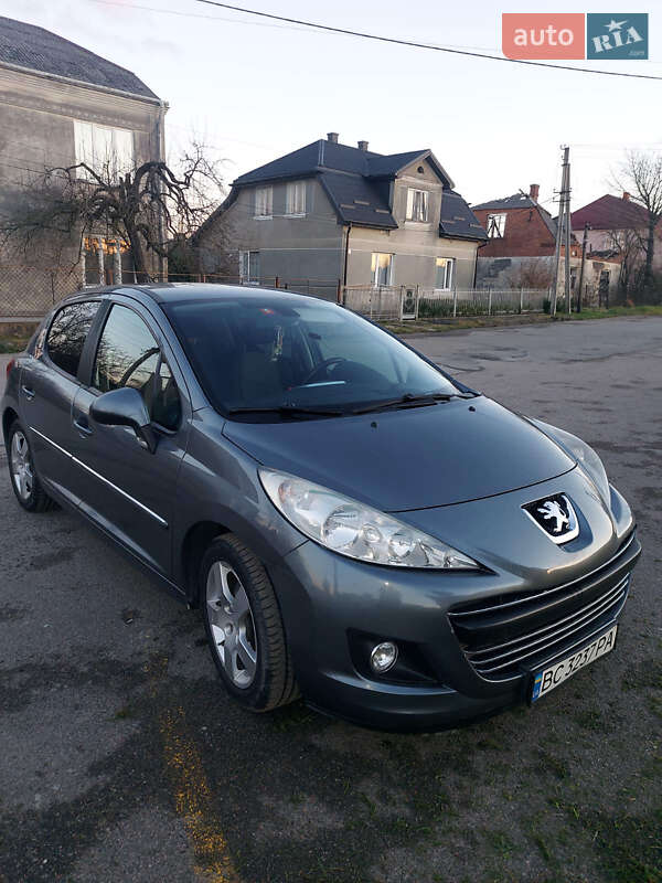 Хэтчбек Peugeot 207 2010 в Ходорове