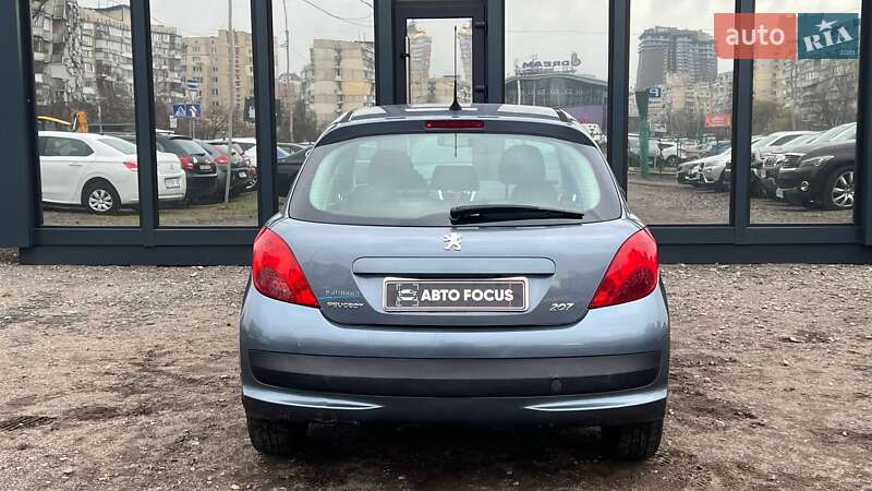 Хэтчбек Peugeot 207 2008 в Киеве