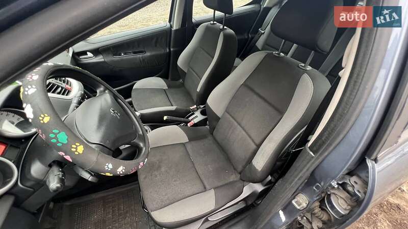 Хэтчбек Peugeot 207 2008 в Киеве