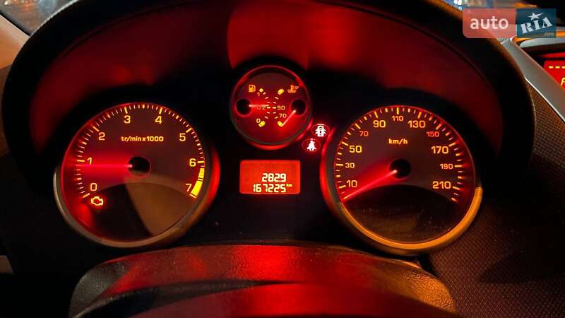 Хэтчбек Peugeot 207 2008 в Киеве