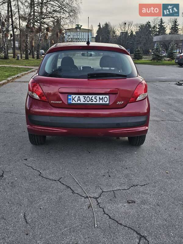 Хэтчбек Peugeot 207 2010 в Киеве