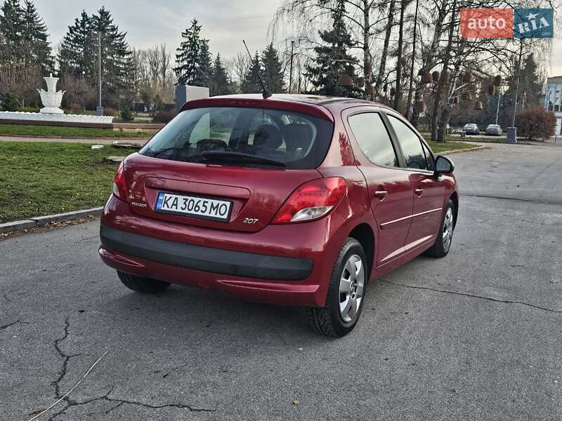 Хэтчбек Peugeot 207 2010 в Киеве