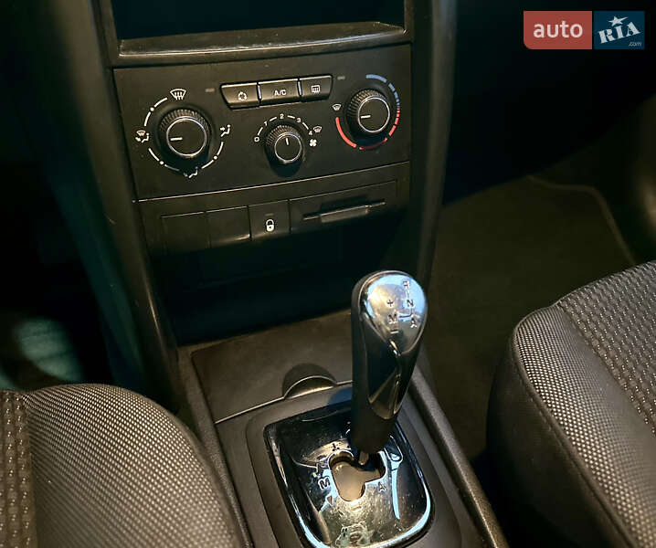 Хэтчбек Peugeot 207 2010 в Киеве фото 18 Хэтчбек Peugeot 207 2010 в Киеве