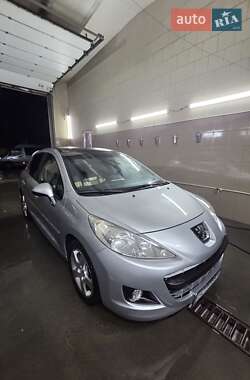 Хетчбек Peugeot 207 2011 в Долині