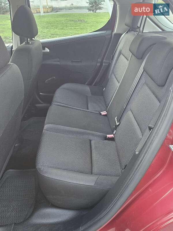 Хэтчбек Peugeot 207 2010 в Киеве фото 16 Хэтчбек Peugeot 207 2010 в Киеве