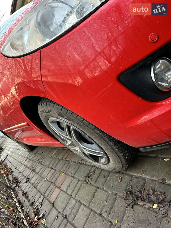 Хэтчбек Peugeot 207 2011 в Брусилове