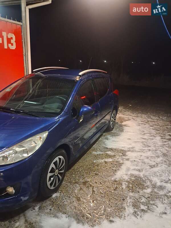 Peugeot 207 2011