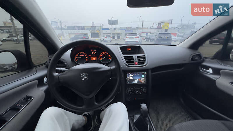 Хетчбек Peugeot 207 2010 в Чернівцях фото 13 Хетчбек Peugeot 207 2010 в Чернівцях